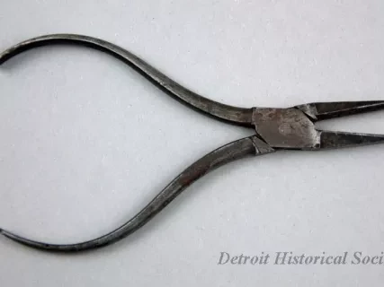 Pliers