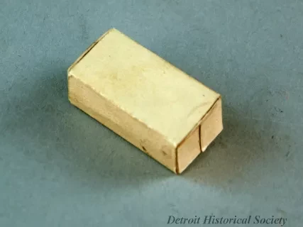 Box, Accessory
