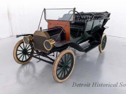 Automobile - 1911 Model T Ford Touring Car