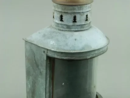 Lantern, Ship's