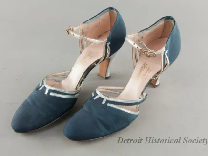 Shoe