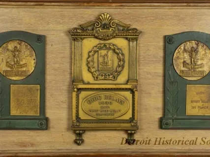 Plaque