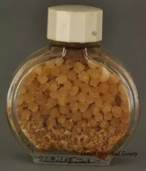 Bottle, Smelling