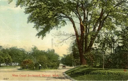 Postcard - West Grand Boulevard, Detroit, Mich.