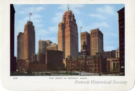 Postcard - The Heart of Detroit, Mich