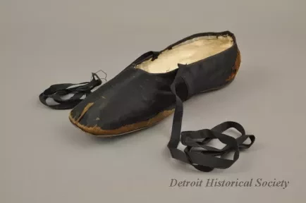 Shoe