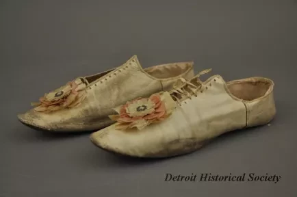 Shoe
