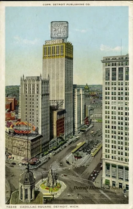 Postcard - Cadillac Square Detroit, Mich.