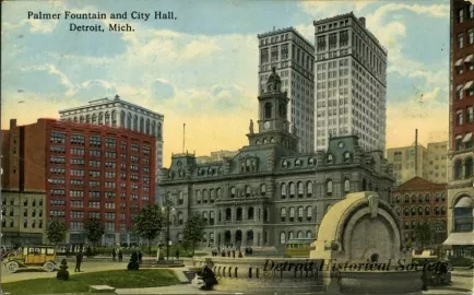 Postcard - Palmer Fountain and City Hall, Detroit, Mich.