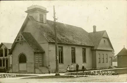 Postcard - M.E. Church, Trenton