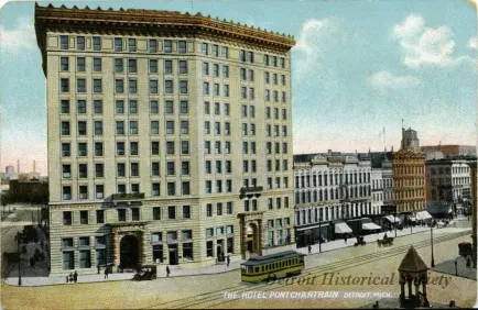 Postcard - The Hotel Pontchartrain, Detroit, Mich.