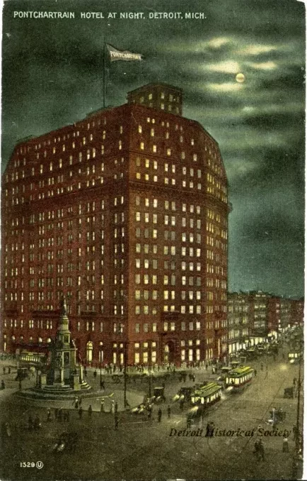 Postcard - Pontchartrain Hotel at Night, Detroit, Mich.