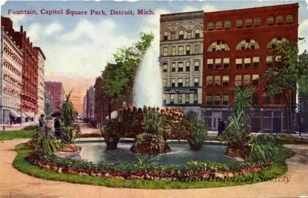 Postcard - Fountain, Capitol Square Park, Detroit, Mich.