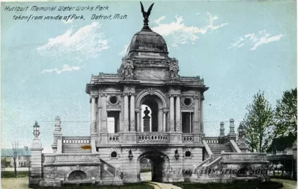 Postcard - Hurlbut Memorial Water Works Park, taken from inside of Park, Detroit, Mich.