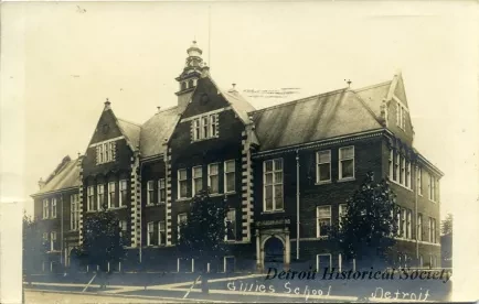 Postcard - Gillies School, Detroit