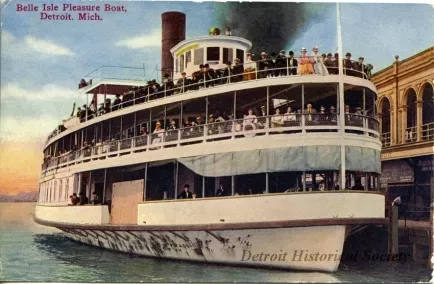 Postcard - Belle Isle Pleasure Boat, Detriot, Mich.