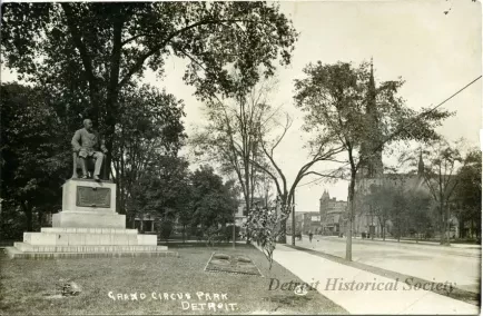 Postcard - Grand Circus Park, Detroit
