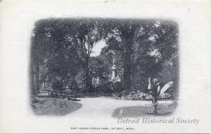 Postcard - East Grand Circus Park, Detroit, Mich.
