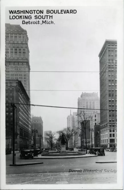 Postcard - Washington Boulevard Looking South, Detroit, Mich.