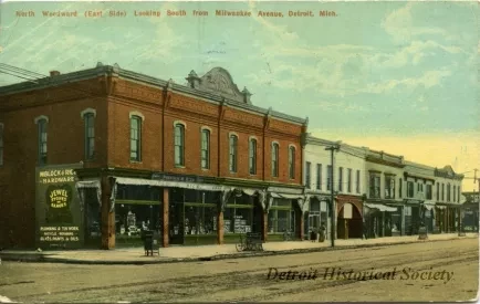 Postcard - North Woodward (East Side) Looking South from Milwaukee Avenue, Detroit, Mich.
