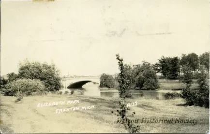 Postcard - Elizabeth Park, Trenton, Mich.