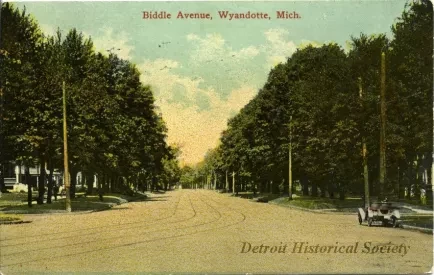 Postcard - Biddle Avenue, Wyandotte, Mich.