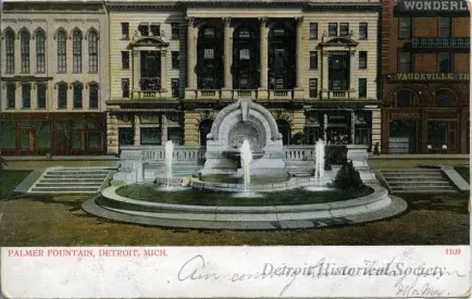 Postcard - Palmer Fountain, Detroit, Mich.