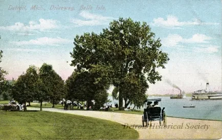 Postcard - Detroit, Mich., Driveway, Belle Isle.