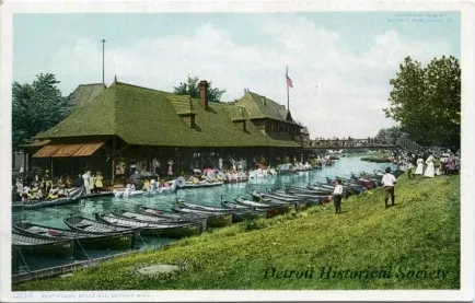 Postcard - Boat House, Belle Isle, Detroit, Mich.