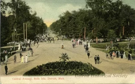 Postcard - Central Avenue, Belle Isle, Detroit, Mich.