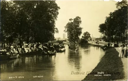 Postcard - Belle Isle, Detroit