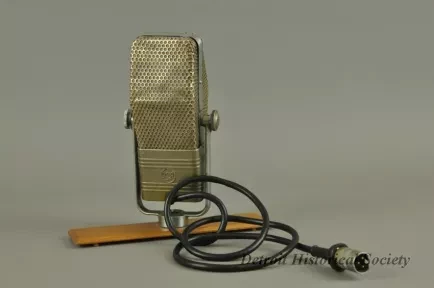 Microphone