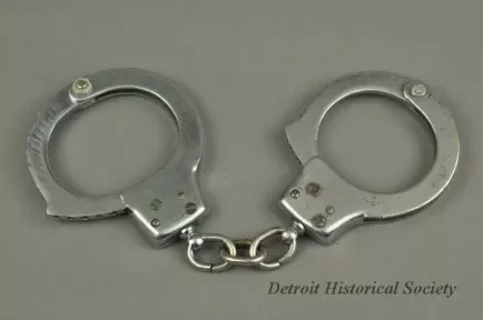 Handcuff