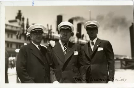 Postcard, Picture