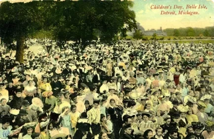 Postcard - Children's Day, Belle Isle, Detroit, Michigan