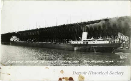 Postcard - Steamer HORACE JOHNSON Loading Ore Two Harbors, MINN. E-62