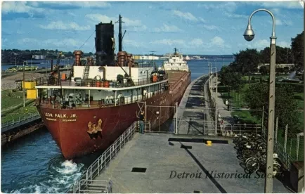 Postcard - Soo Locks Sault Ste. Marie, Michigan