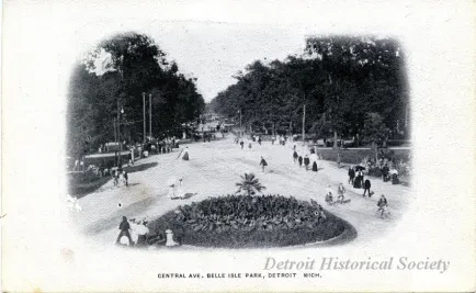 Postcard - Central Ave., Belle Isle, Detroit, Mich.