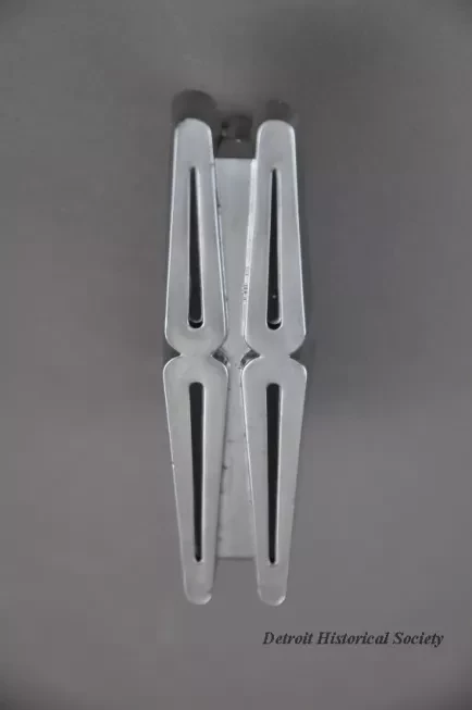 Emblem, Automotive