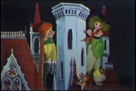 U-Matic - B-Roll
Christmas Carnival 1980
Noel Night 1980
-Rapunzel Puppets
-brief B-roll X-Mas Carnival
-Noel Night ladies decorating three
Dec. 1980, 6 min. Tape 15