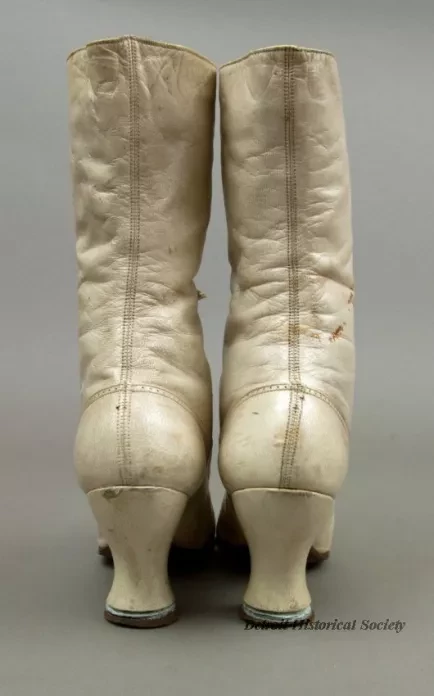 Shoe