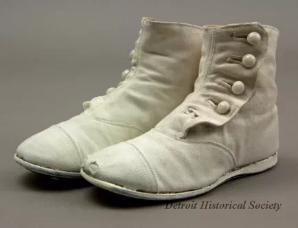 Shoe