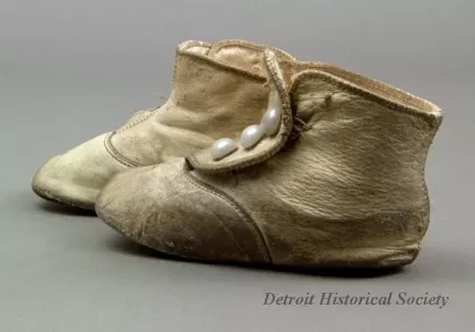 Shoe