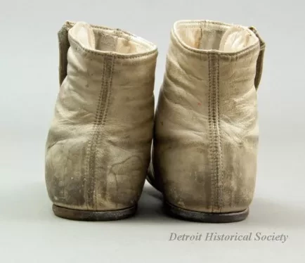 Shoe