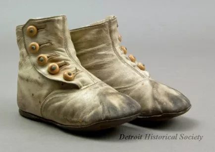 Shoe