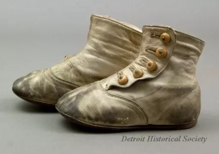 Shoe