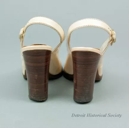 Shoe