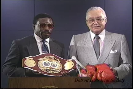 U-Matic - CAY Press Conference W/
Lindell Holmes
Middle Weight Boxing Champion
4-24-90