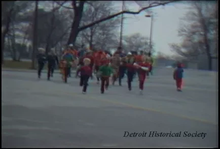 U-Matic - New Year's Eve Run
00:12:24 - 9:55:00

B Roll

Opening Shots on Belle Isle
Rest of the roll blank