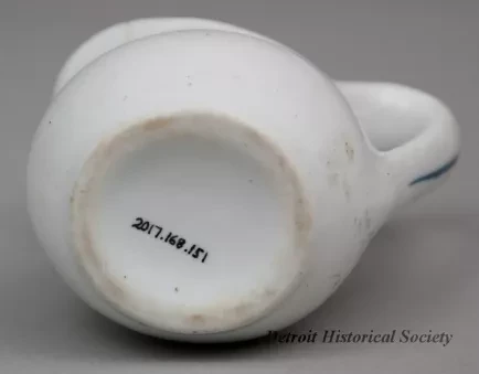 Pitcher, Cream